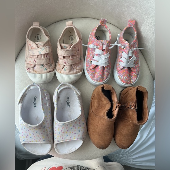 Bundle toddler girl size 6 shoes - Picture 2 of 5
